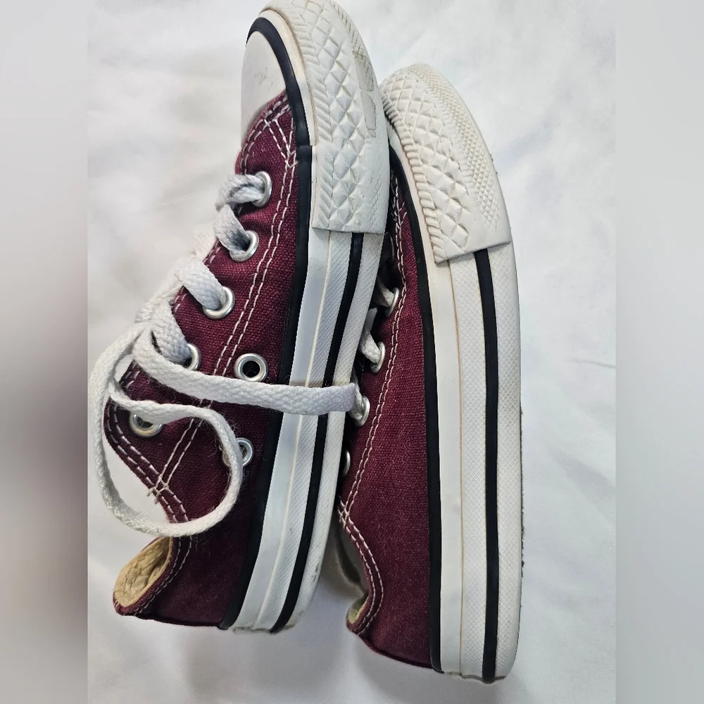 Converse Chuck Taylor All Star Low Top sneakers in Burgundy/Maroon - Toddler 11